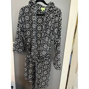Vera bradley size small black and white robe